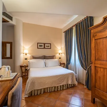 Four Points Flex By Sheraton Naples Hotel 4*