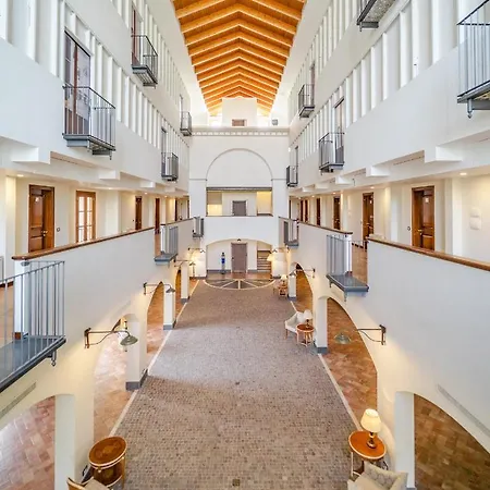Hotel Four Points Flex By Sheraton Naples 4*