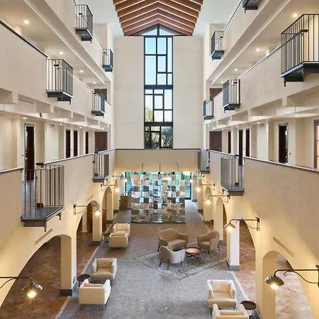 Hotel Four Points Flex By Sheraton Naples 3*