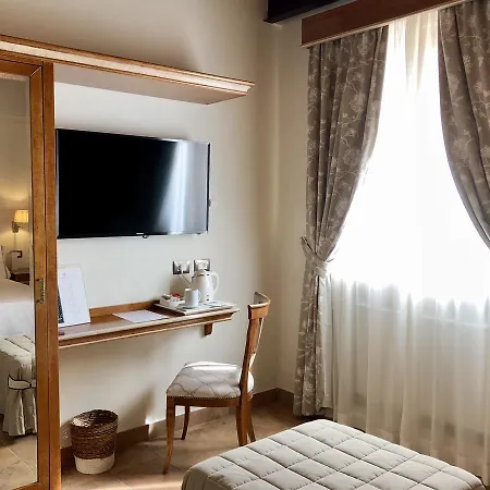 Hotel Four Points Flex By Sheraton Naples 4*