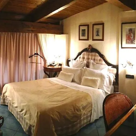 Hotel Four Points Flex By Sheraton Naples 3*